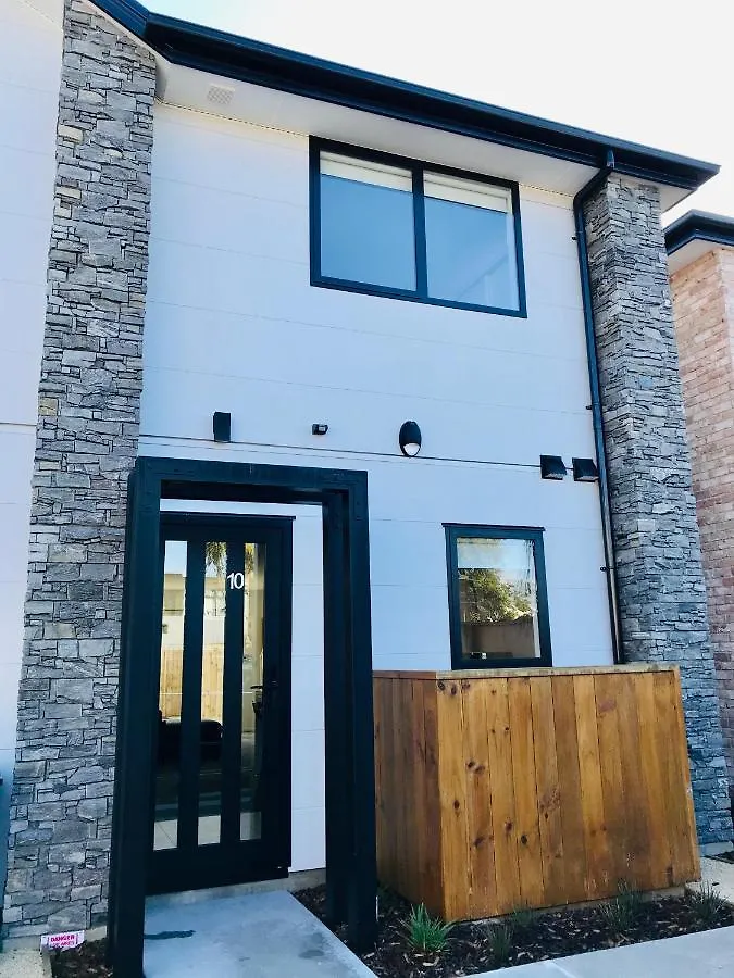 New Townhouse 5 Min From Central Chch Including Bikes To Use Apartment Christchurch